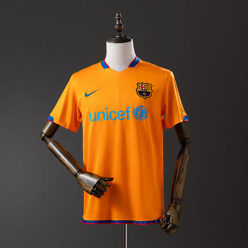 Retro Barcelona 06/07 Away