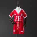 25/26 Bayern Munich Home Kit Infantil