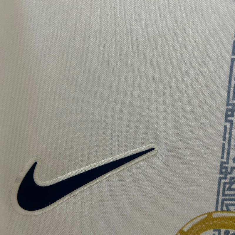 25/26 Tottenham Aquecimento