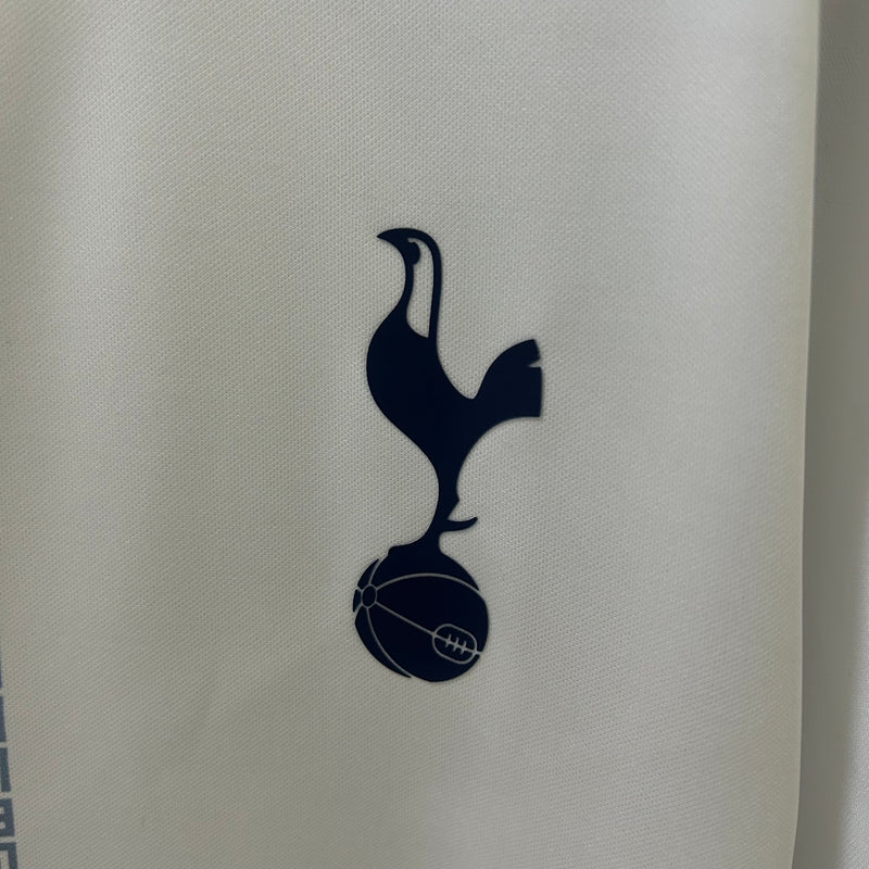 25/26 Tottenham Aquecimento